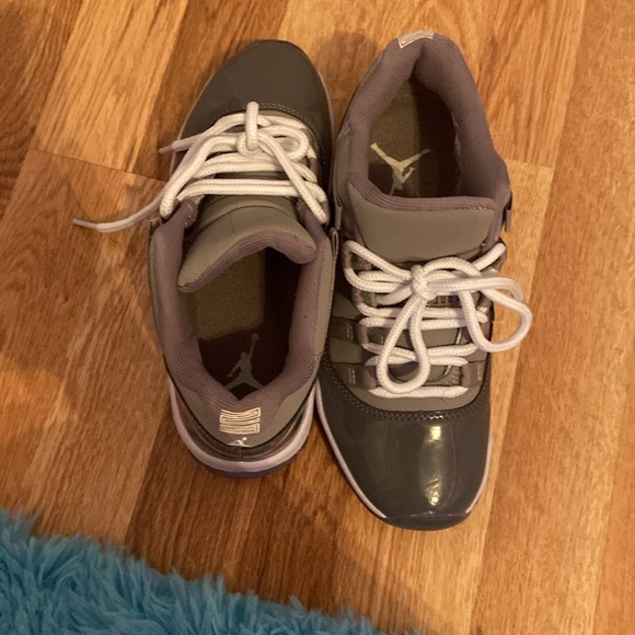 Jordan 11’s low top retro cool grays, size 6.5 in women’s - Picture 4 of 8